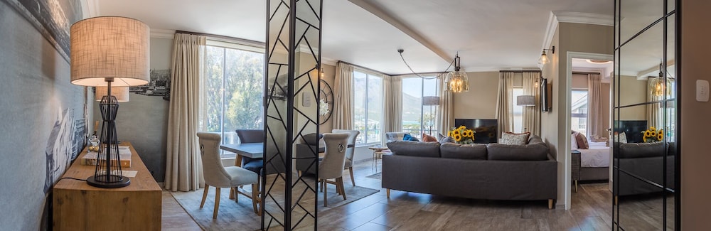 dk villas 2 The Boardwalk (Hout Bay) 28/50