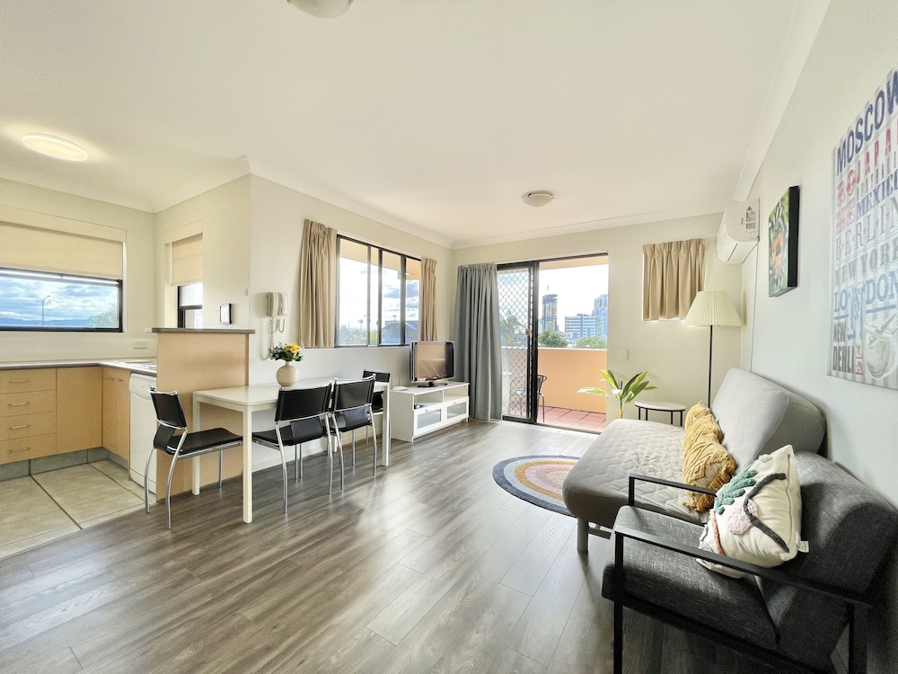 Mermaid Beach Park View 54/72
