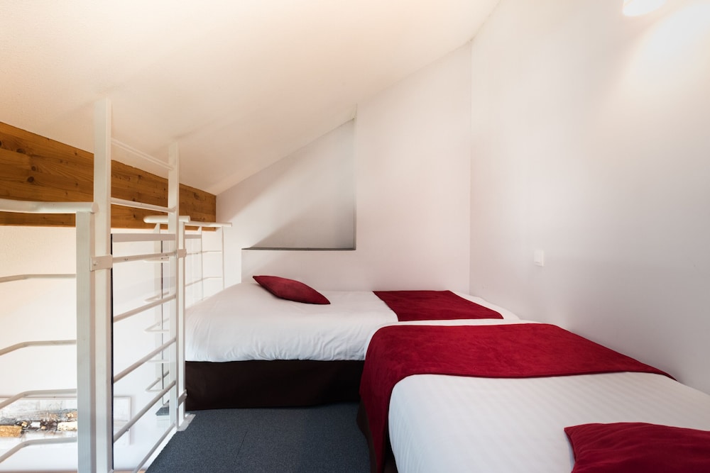 Carre Py Hotel 12/41