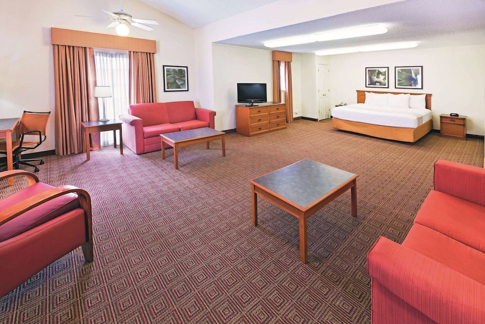 La Quinta Inn San Antonio Lackland 33/49