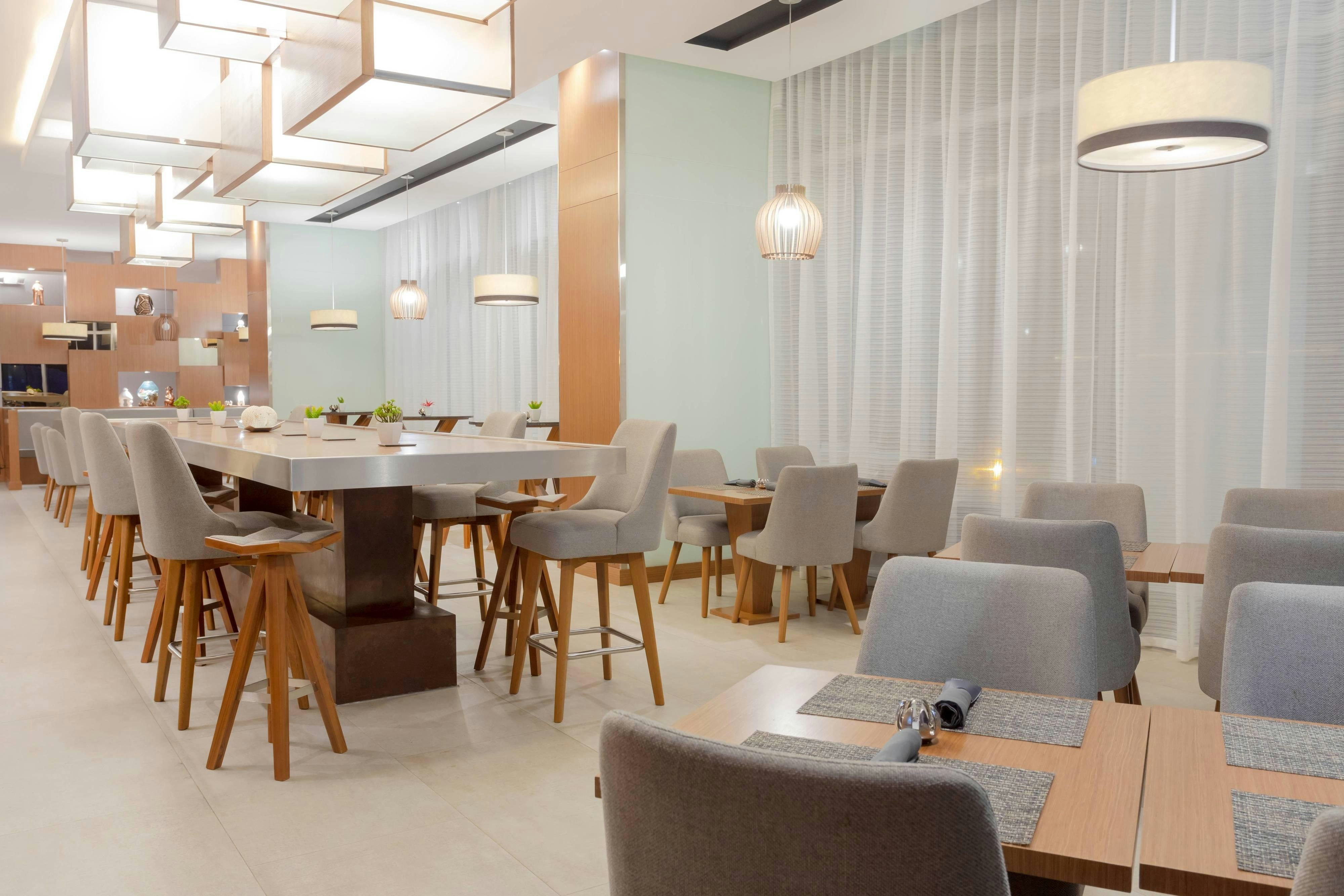 AC Hotel by Marriott Santa Marta 52/65