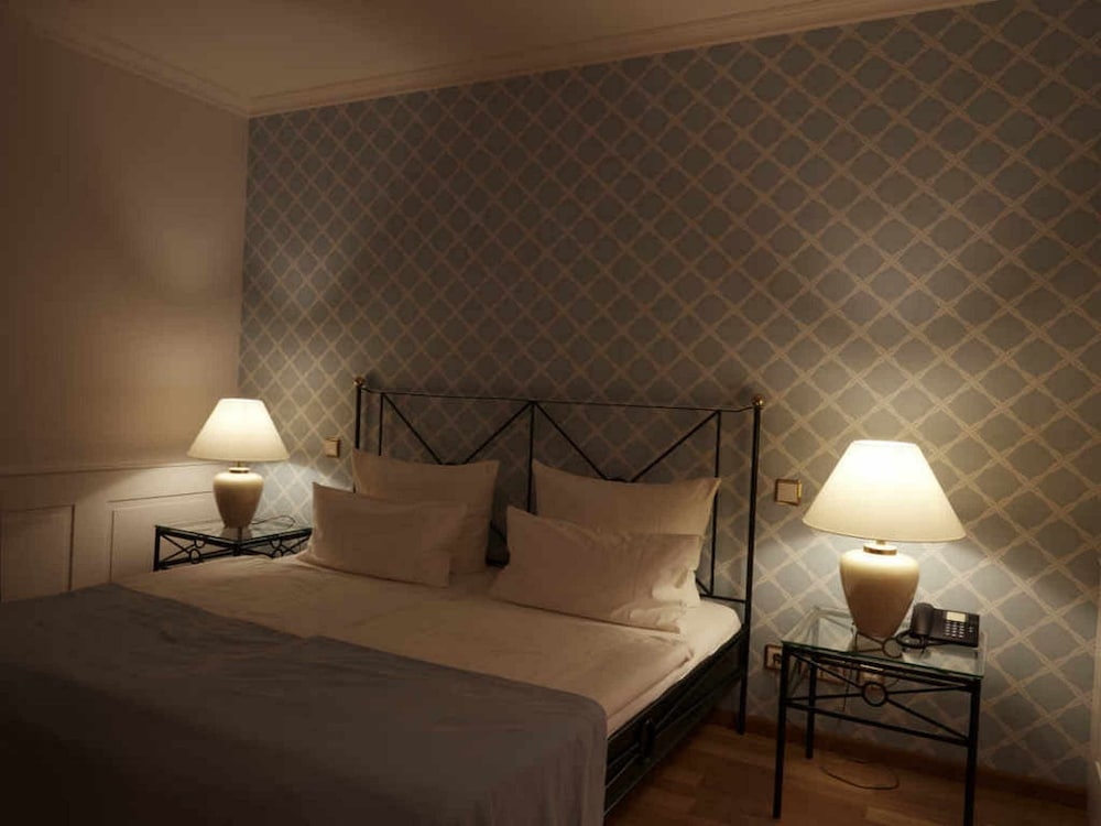 HOTEL SNORRENBURG 10/24