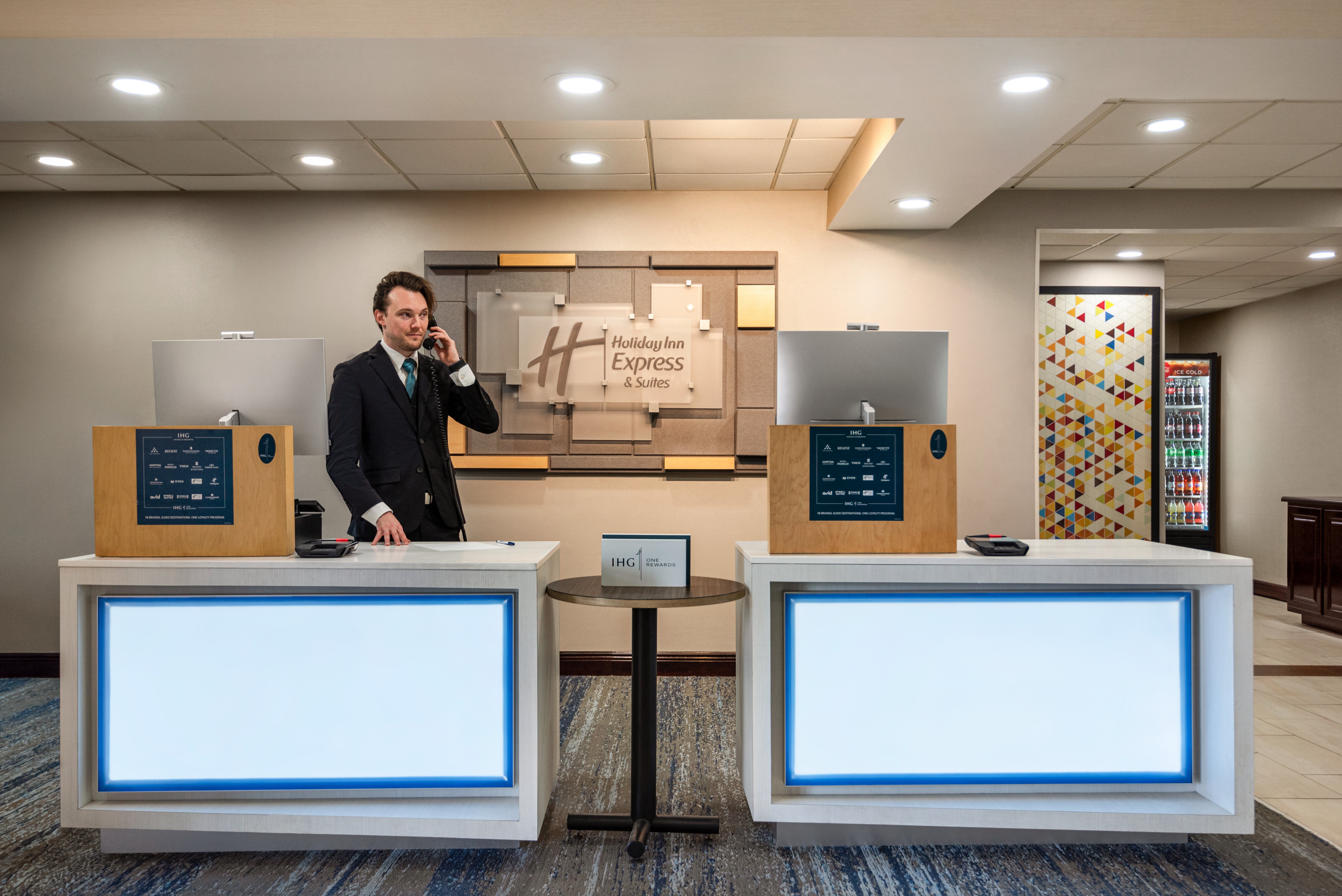 Holiday Inn Express Suites Mobile West I 10 5/40