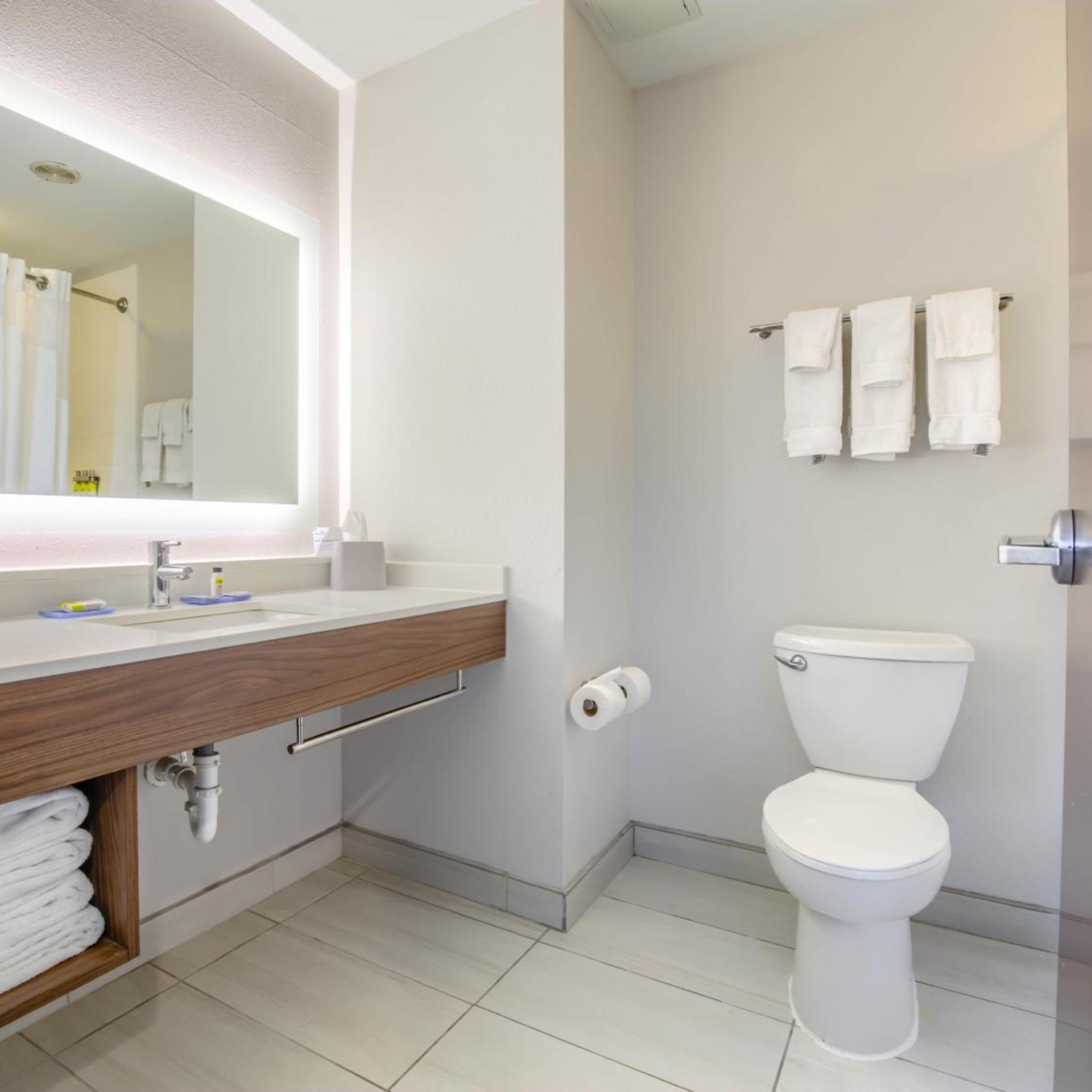 غرفة قياسية بسرير مزدوج، Holiday Inn Express Hotel And Suites Gulf Shores 5/7