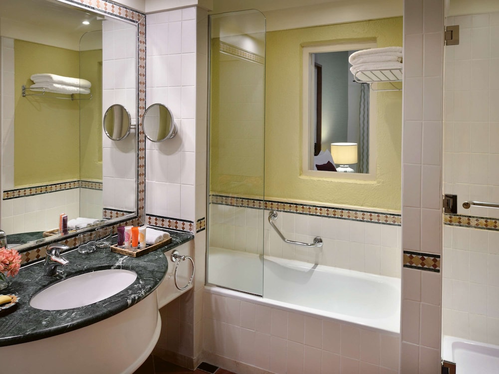 Movenpick Resort and Spa Dead Sea 75/75