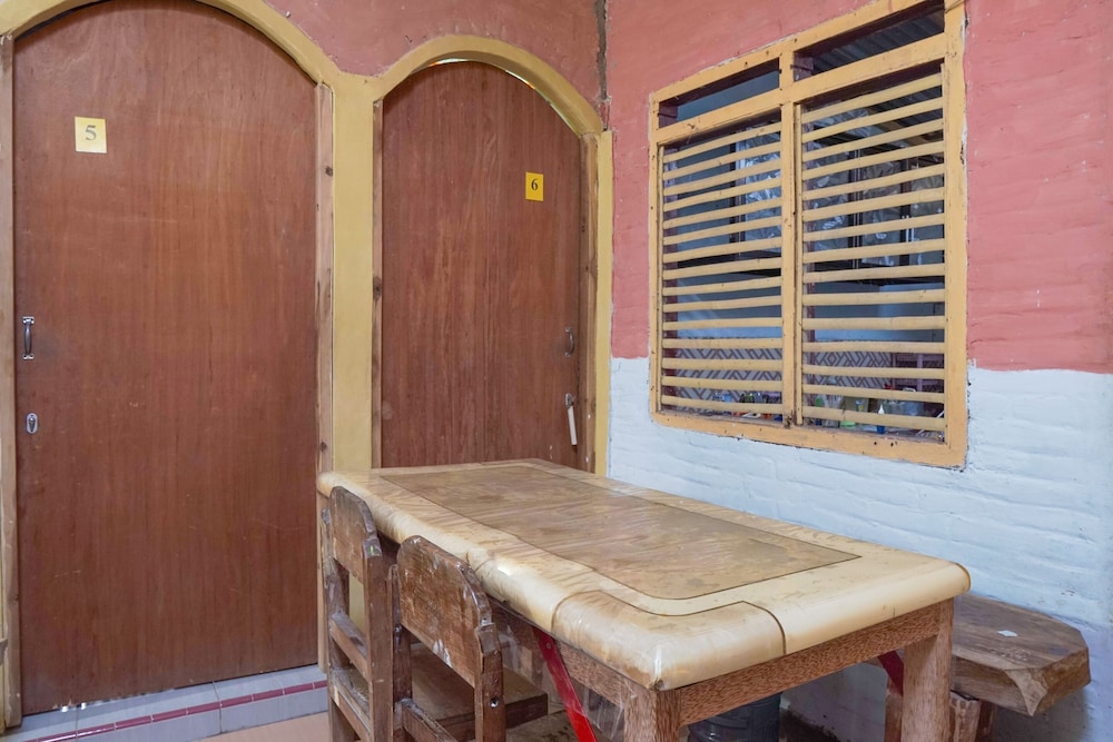 SPOT ON 1762 Gandrung Payungan Family Inn 21/26