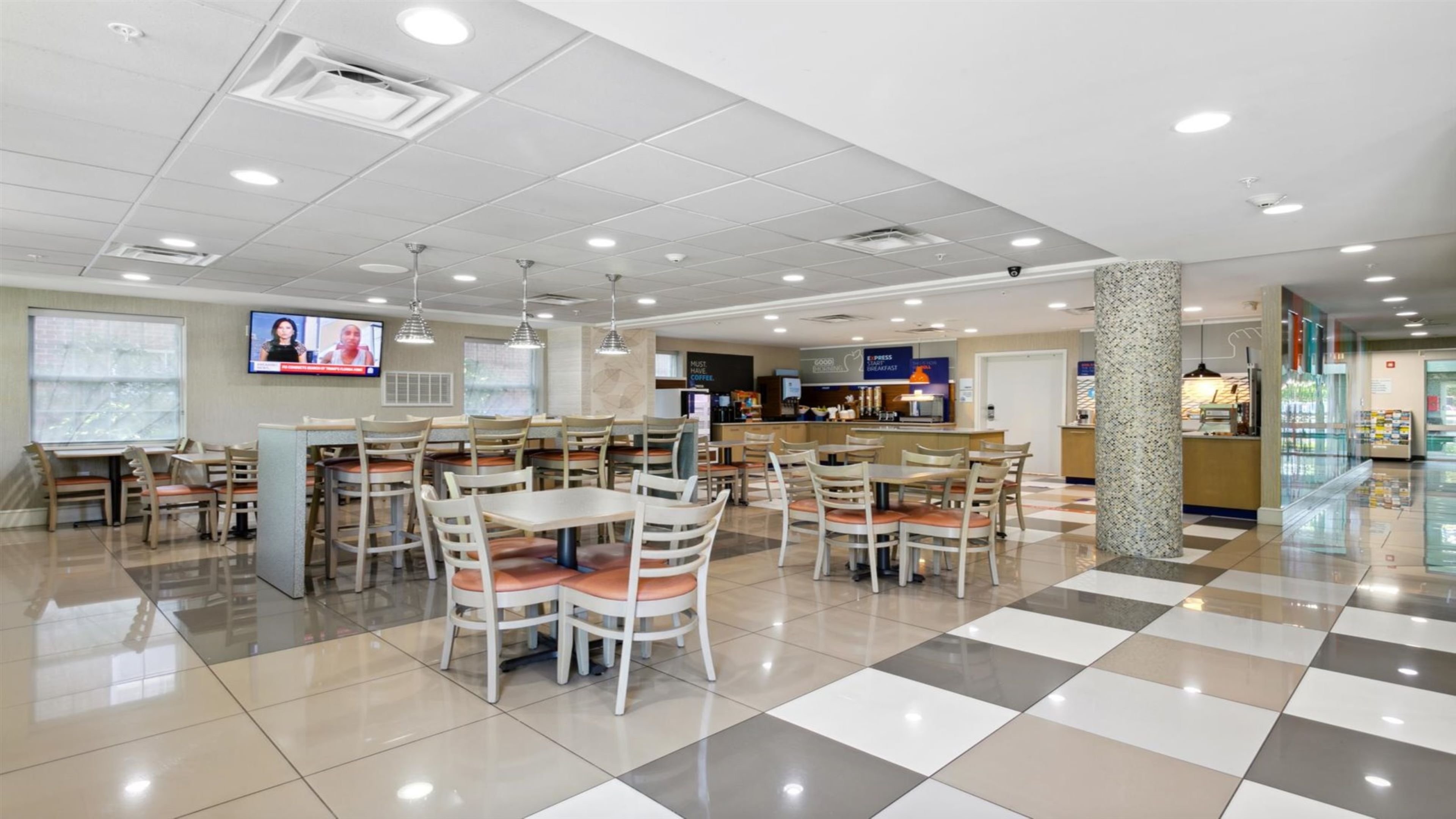 Holiday Inn Express Williamsburg North 52/71