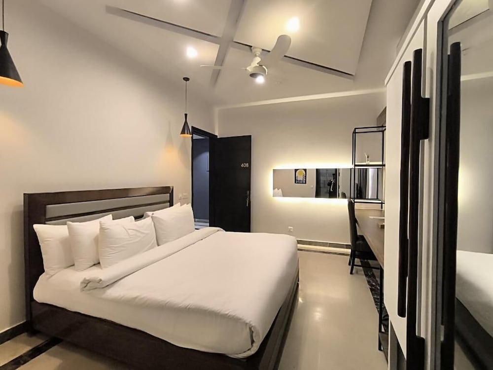 Xefan Hotel and Suites 26/59