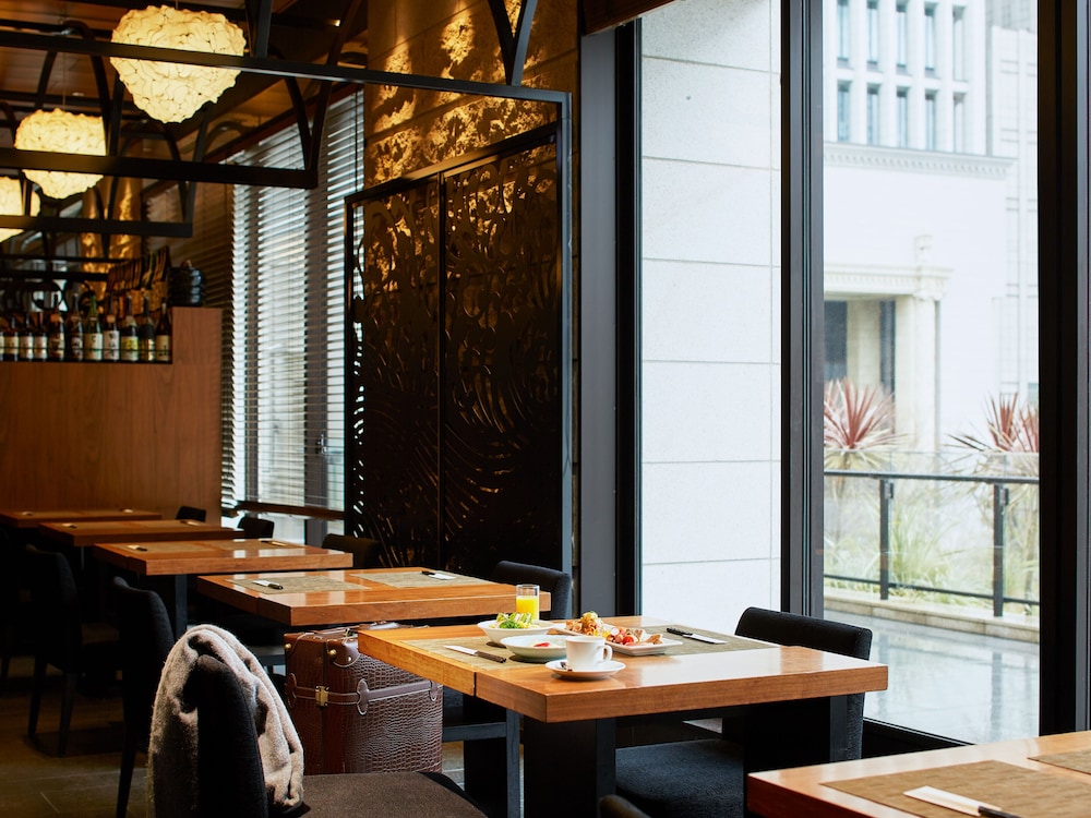 Mitsui Garden Hotel Osaka Premier 55/60