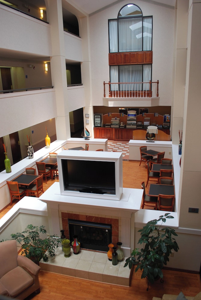 Holiday Inn Express Hotel & Suites Milton East I-10 55/73