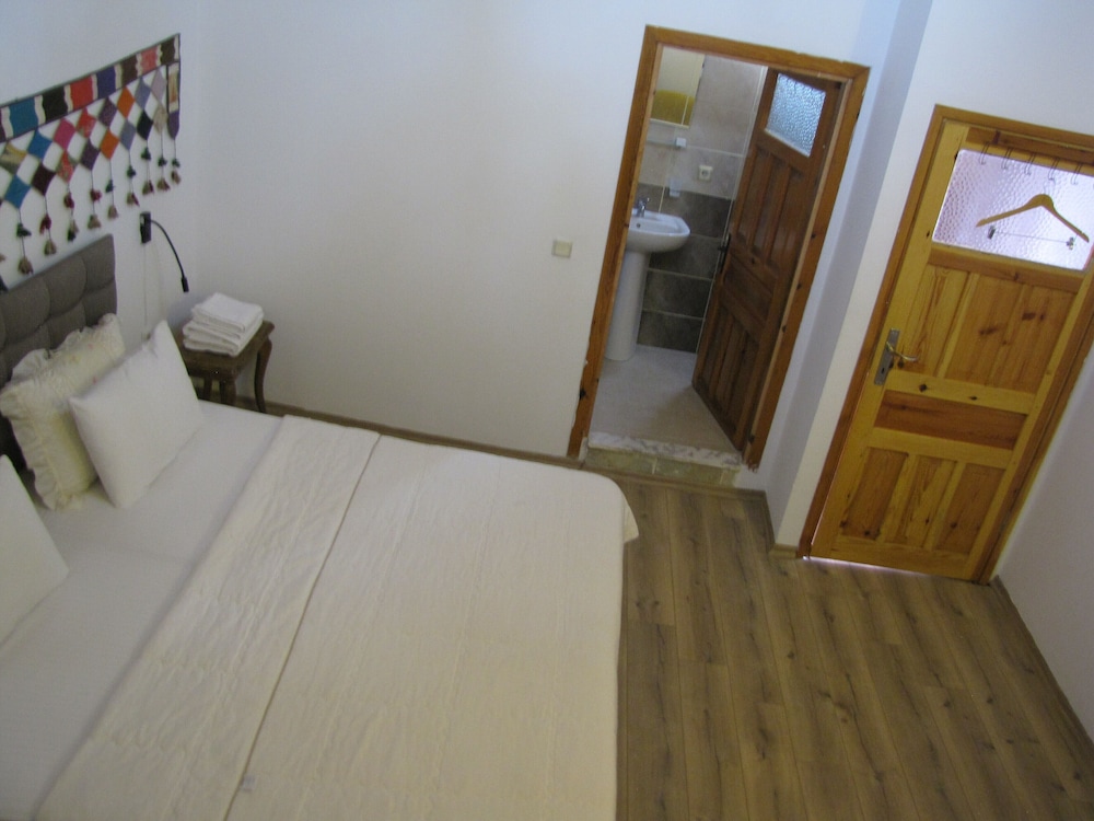 Ali Babas Guesthouse 18/42