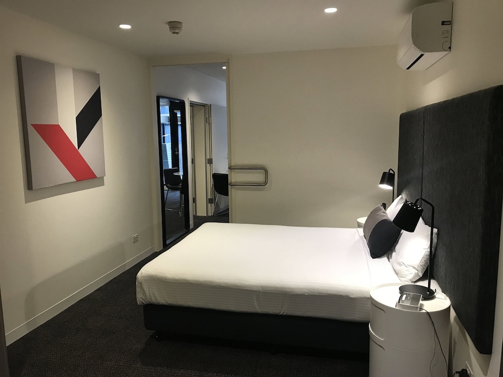 MainStay Suites Abbotsford 15/58