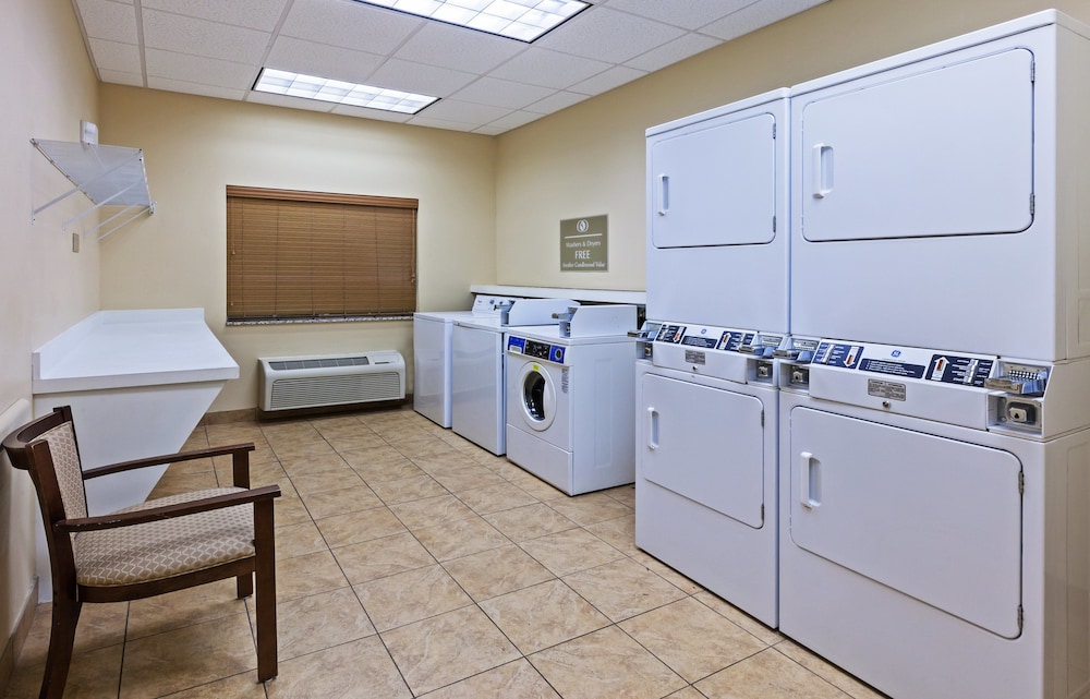 CANDLEWOOD SUITES BAYTOWN 50/58