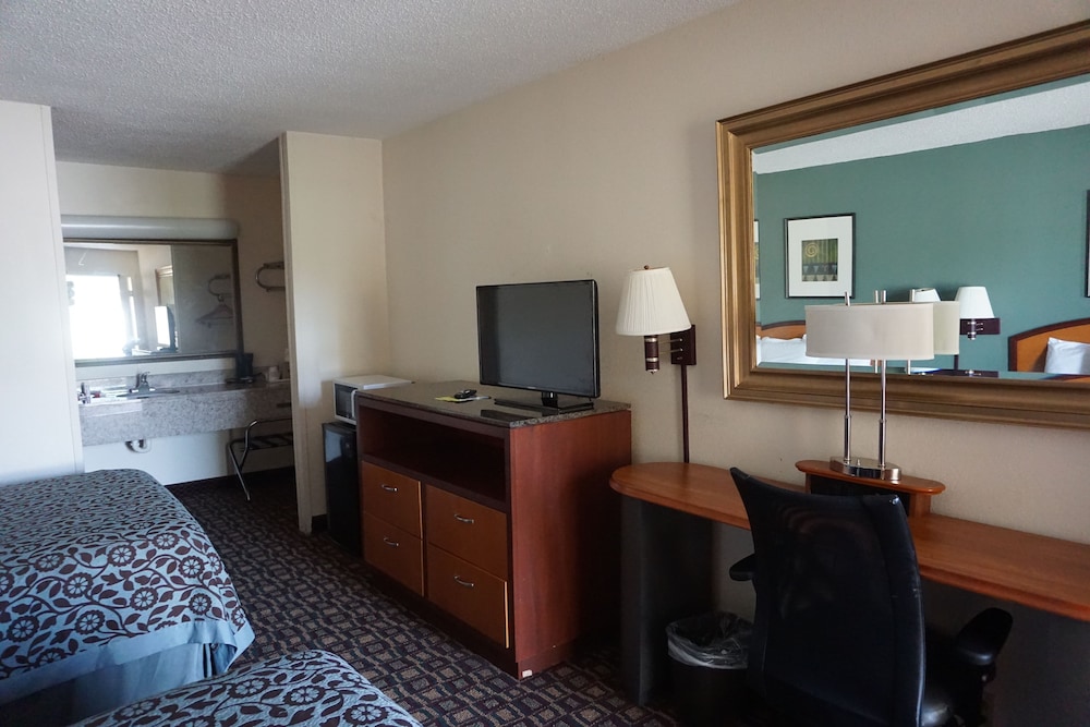 Days Inn by Wyndham Augusta Wheeler Road 35/55