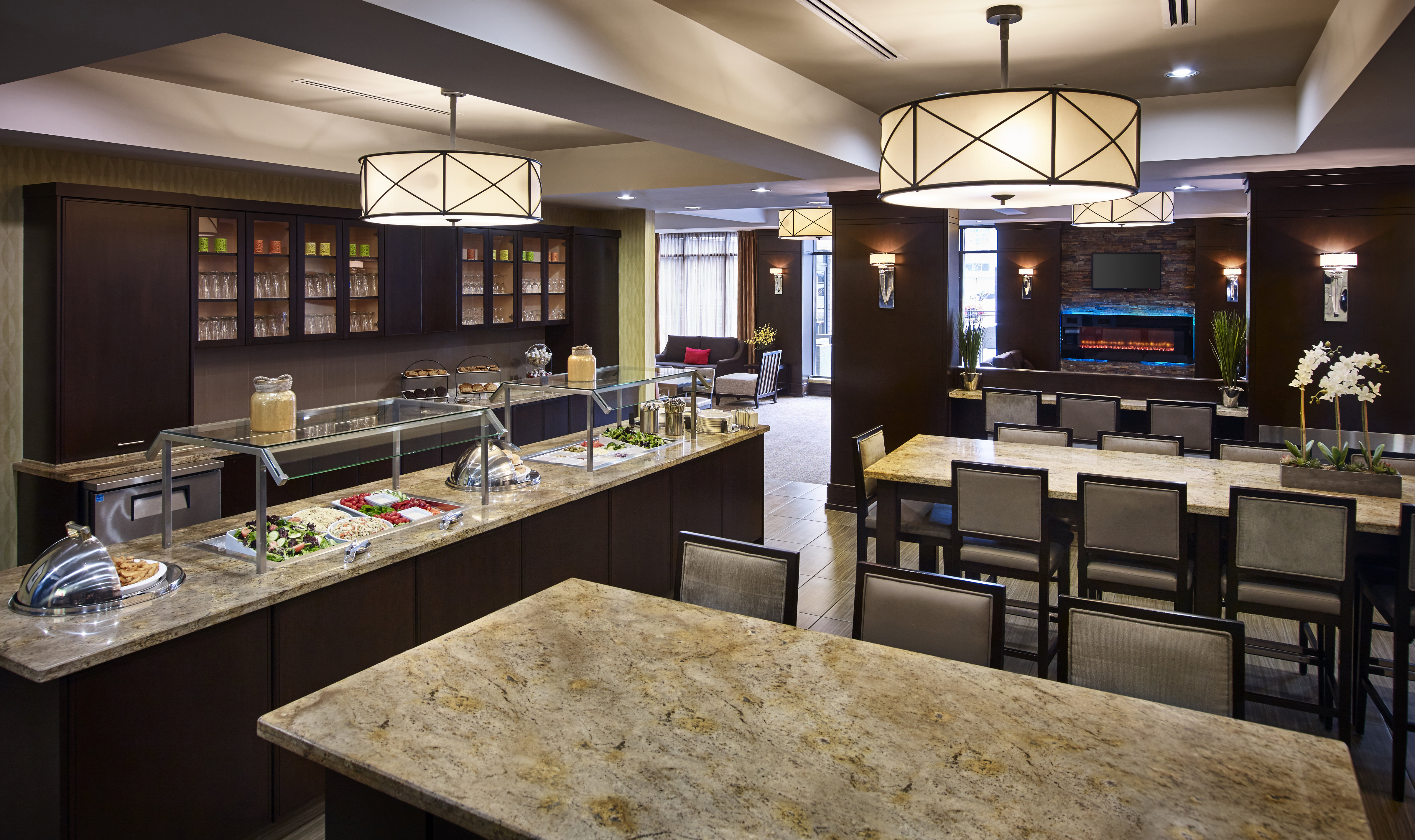 STAYBRIDGE SUITES HAMILTON - DOWNTOWN 48/80