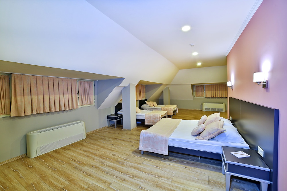 The Hera Premium Hotels 7/49
