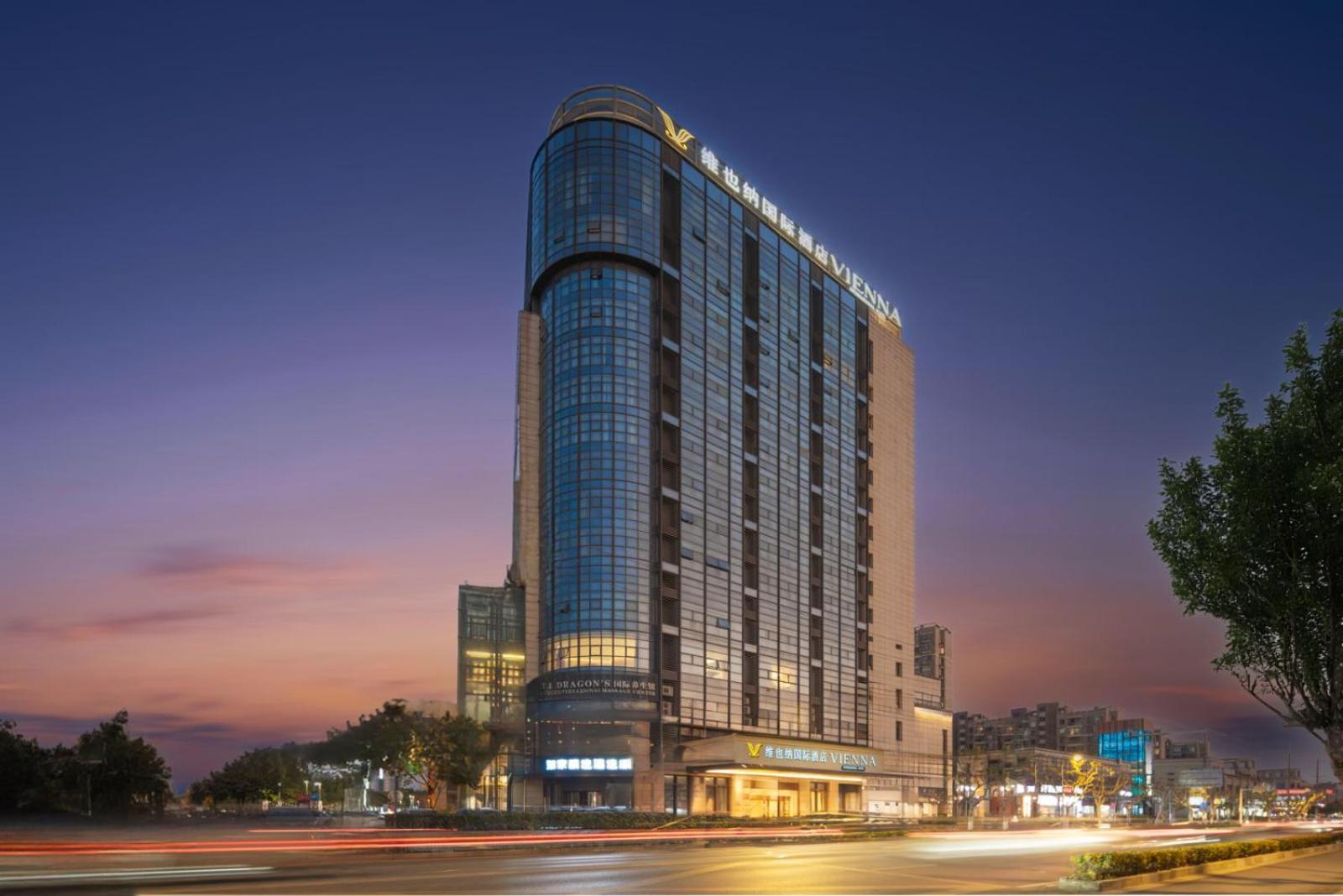 Vienna International Hotel (Shanghai National Exhibition and Convention Center Cao'an Road) 2/28