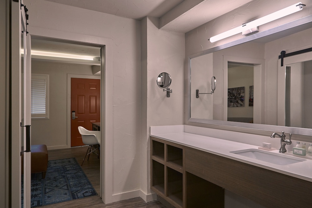 Fredericksburg Inn And Suites 53/53