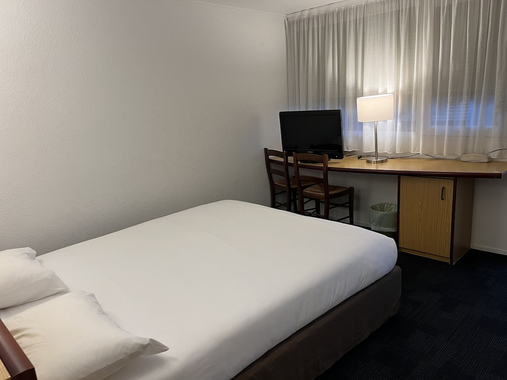 Kyriad Direct Marseille Ouest Martigues 19/55