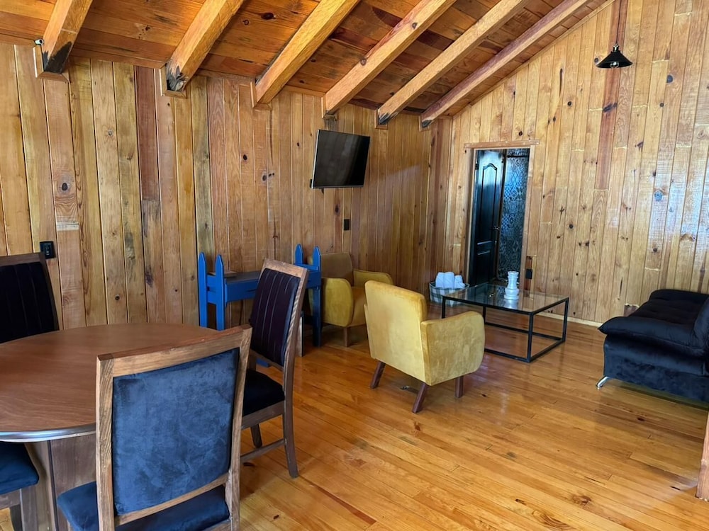 PINE TREE Hotel Boutique and Cabanas 47/56