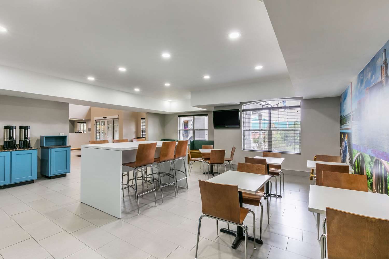 Clarion Pointe Columbus-Bradley Park 33/39