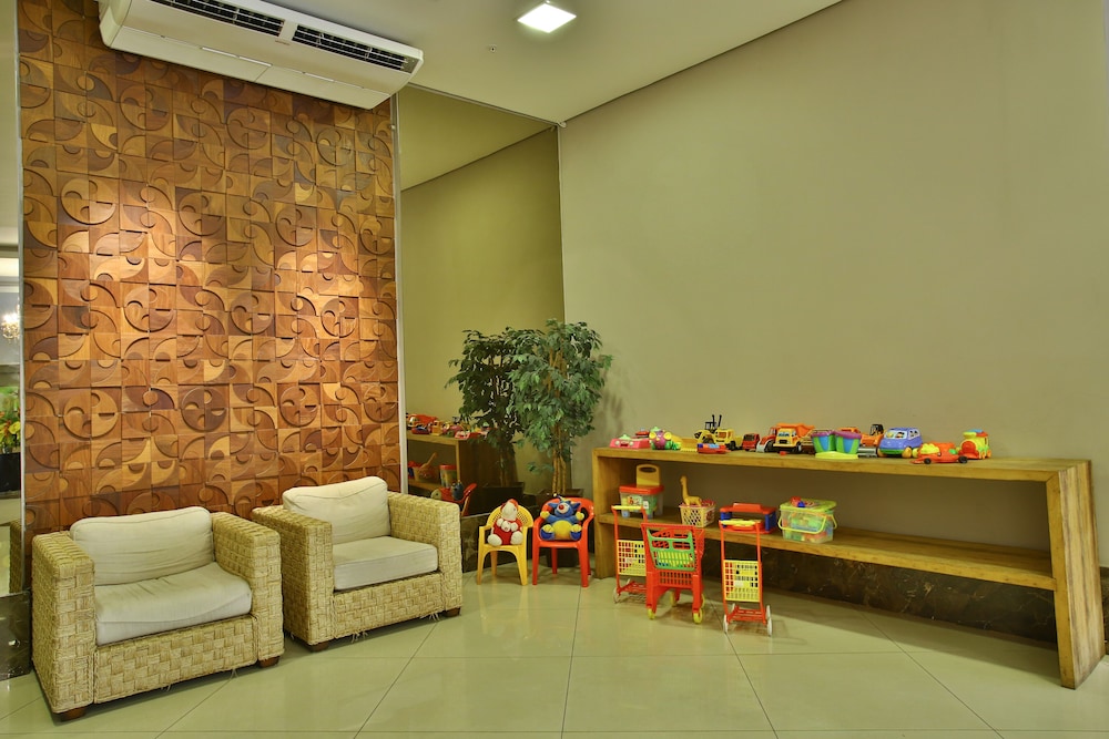 PAIAGUAS PALACE HOTEL 48/67