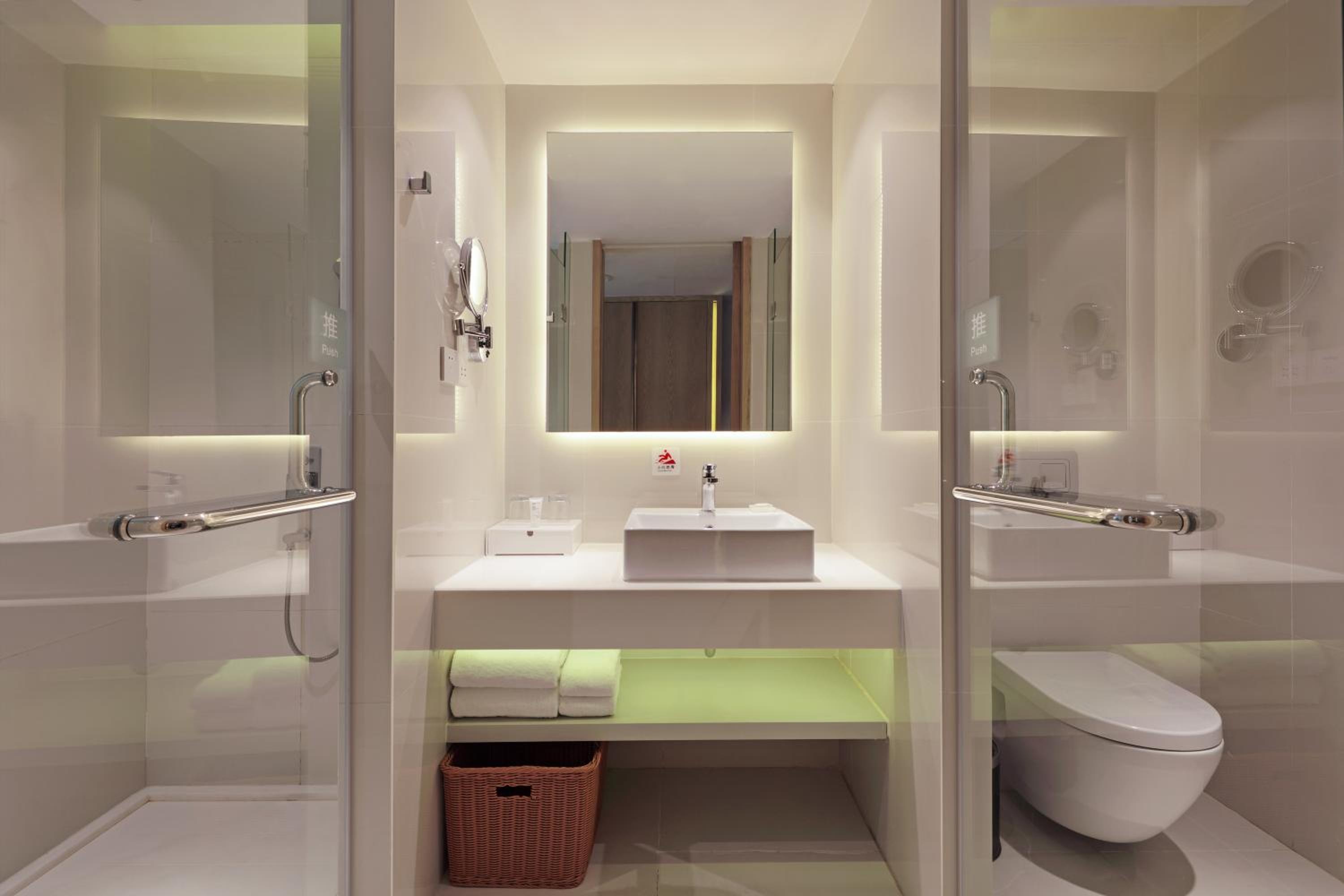 Garden Lane Meilan Airport Hotel Formerly Haikou Meilan Airport Hotel 65/67