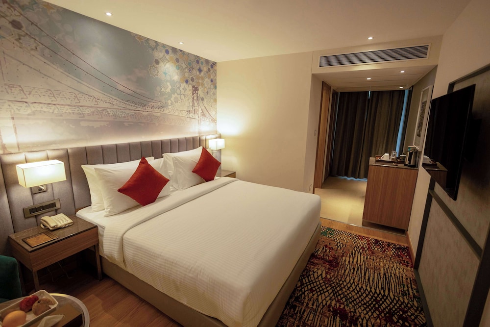 Golden Tulip Bhopal 18/50