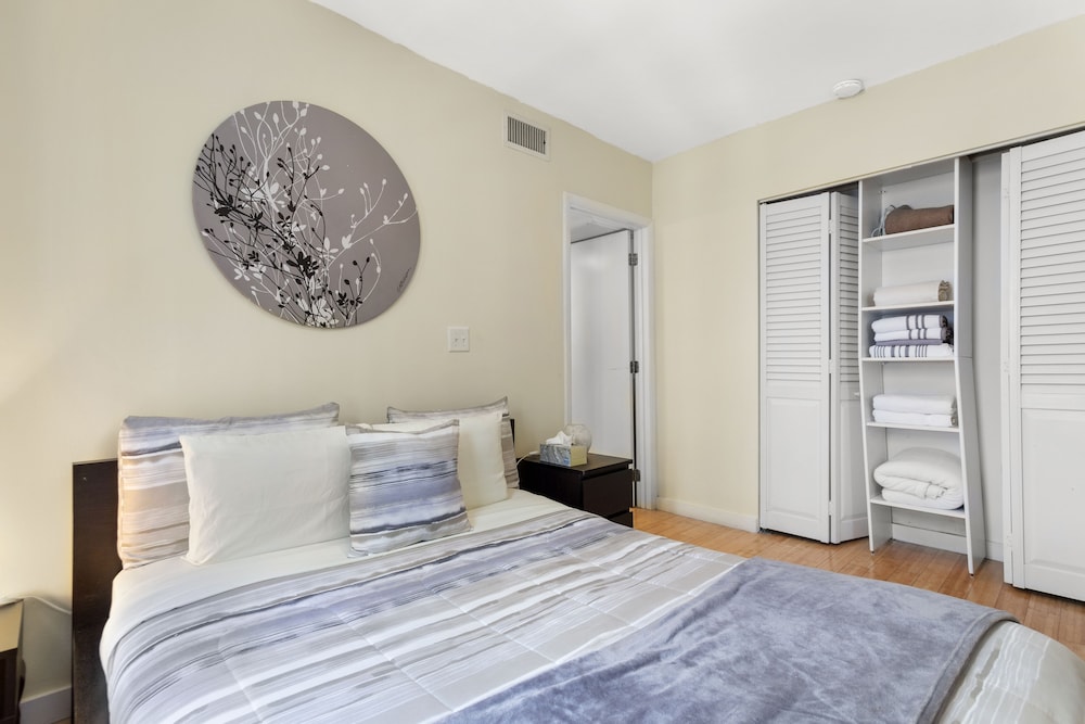 Apartment on the Beach 4/33