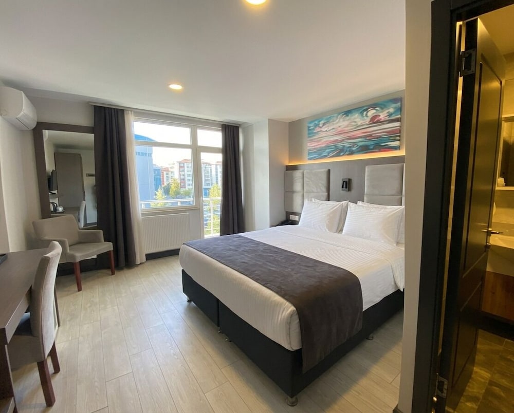 Deluxe, Queen Bed
