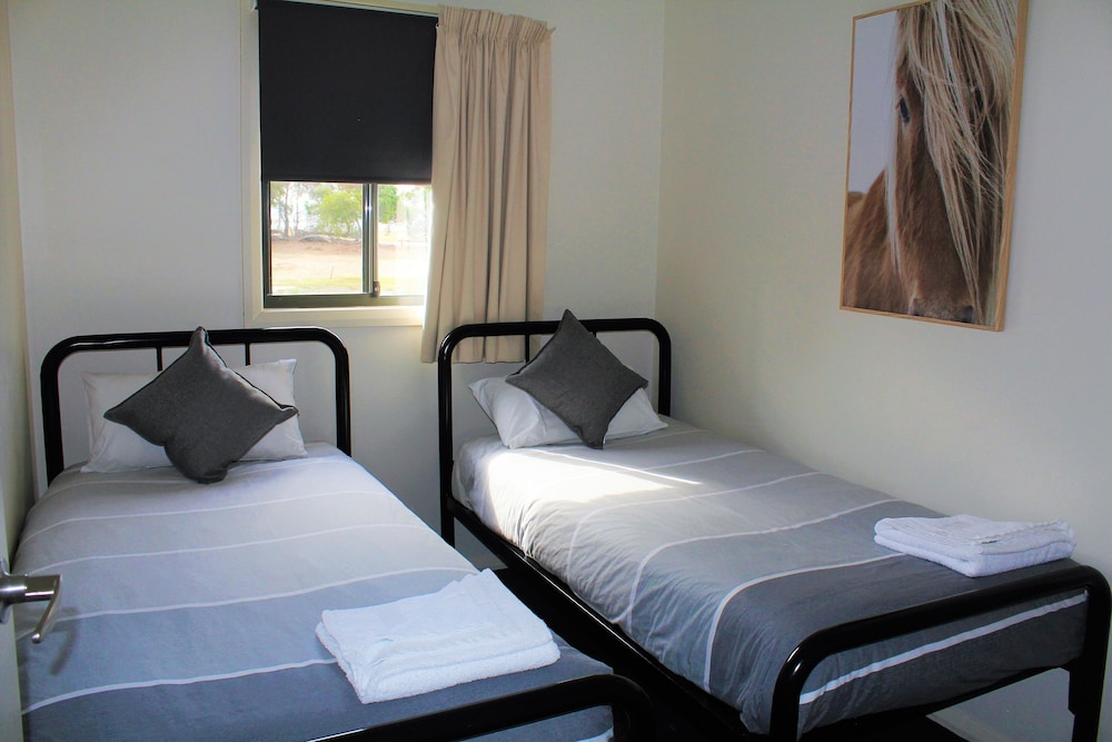 BIG4 Hobart Airport Tourist Park Hotel 14/48