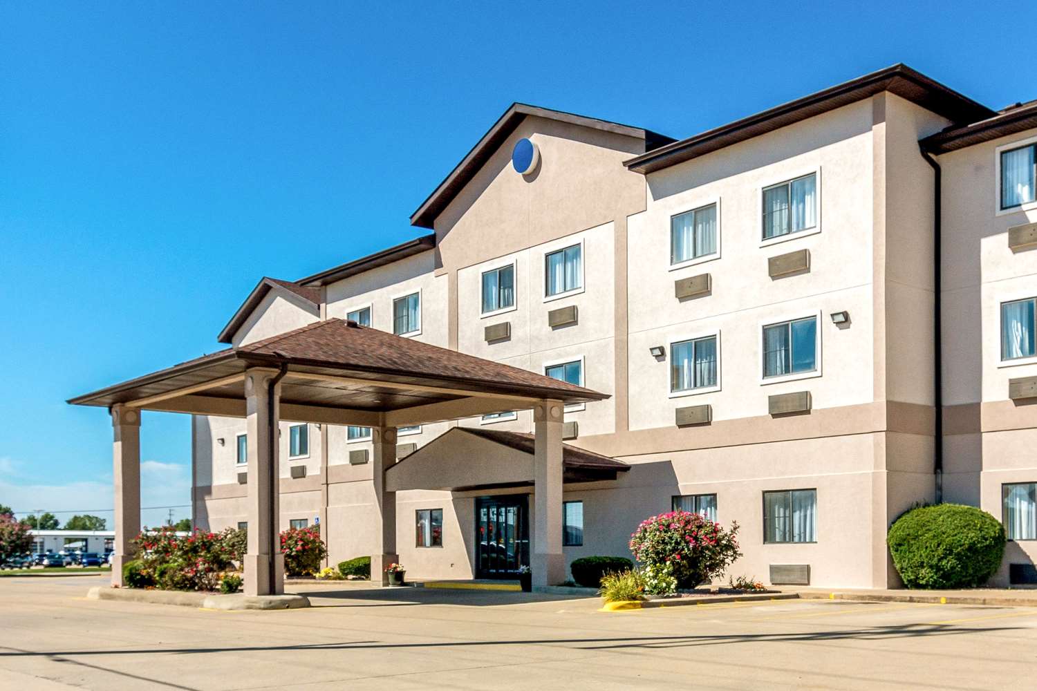 Quality Inn & Suites Salem near I-57 2/13
