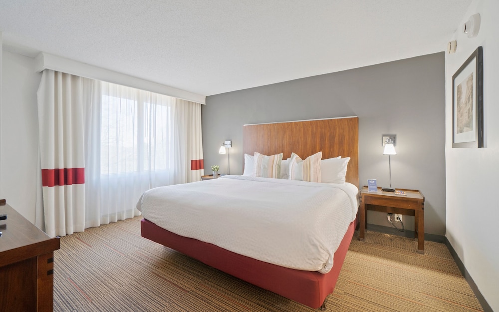 Four Points by Sheraton Charlotte 11/55