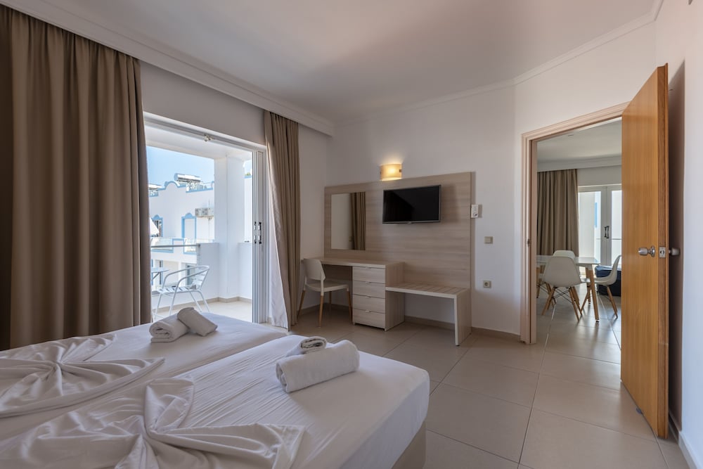 1 BEDROOM, DELUXE, APARTMENT, TWIN BEDS, SOFA