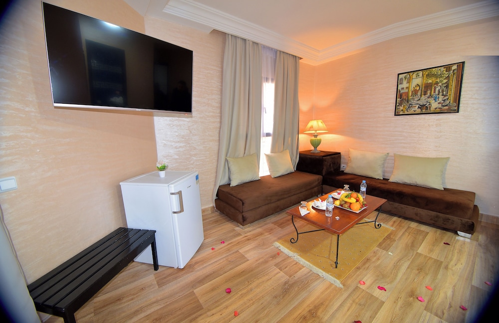 Hotel Nouzha 25/50