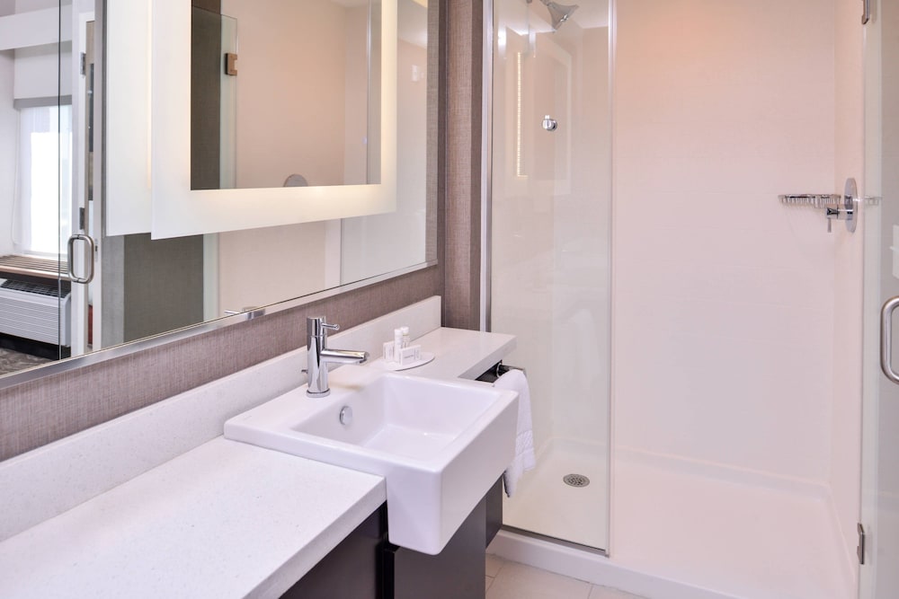 SpringHill Suites by Marriott Greensboro Airport 14/37