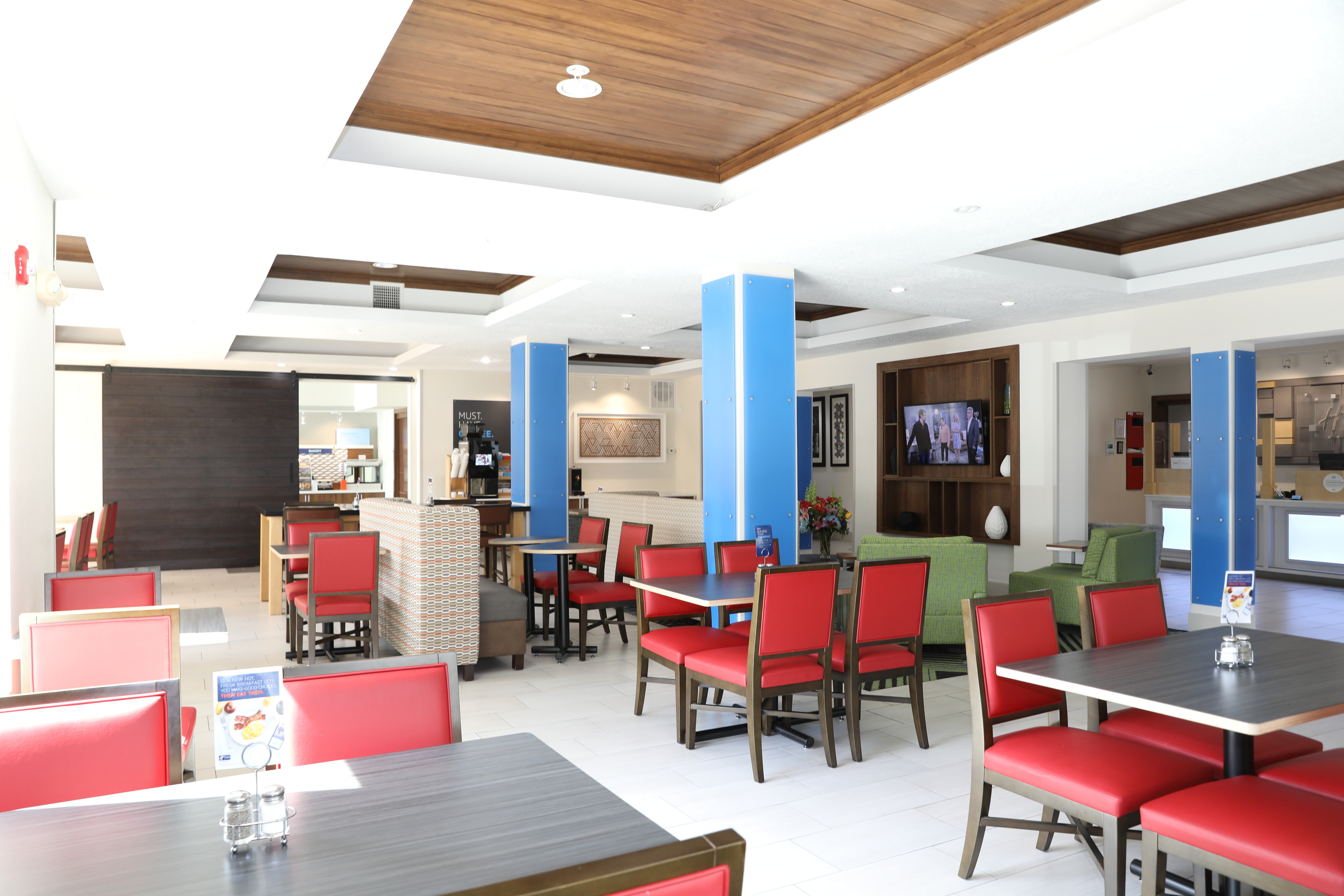 Holiday Inn Express Hotel Suites Albuquerque Airport 30/44