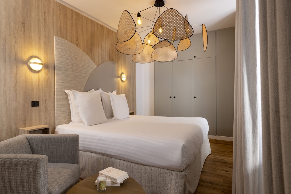 Yuna Blanche Serviced Apartments 25/71