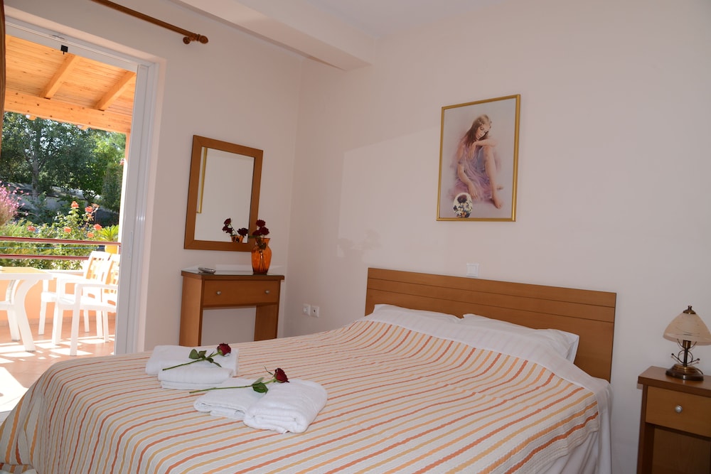 1 Bedroom, Family, Apartment, Trundle Bed, Queen Bed, Two Story, Sofa, Garden Area