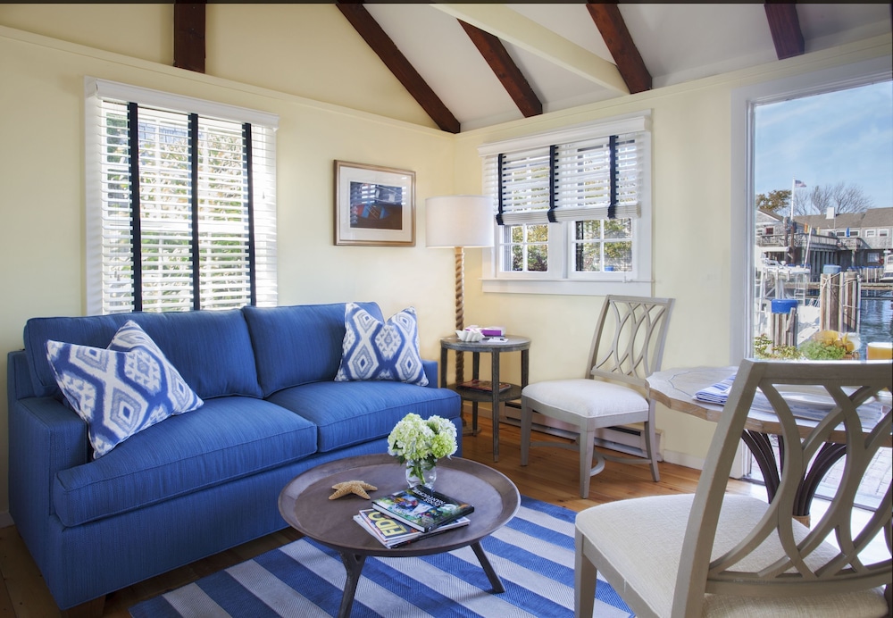 The Cottages And Lofts At Boat Basin 34/66