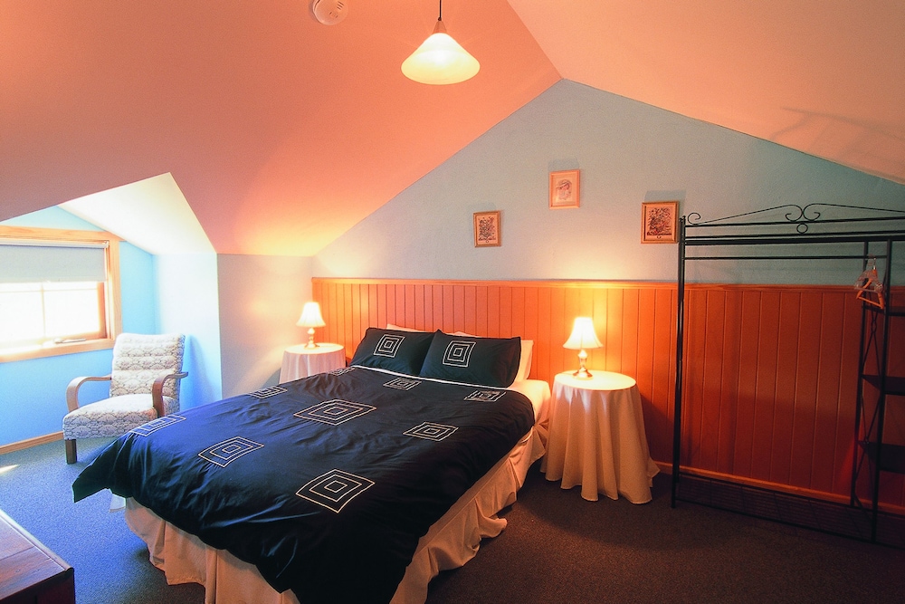 PLATYPUS PARK COUNTRY RETREAT 16/57