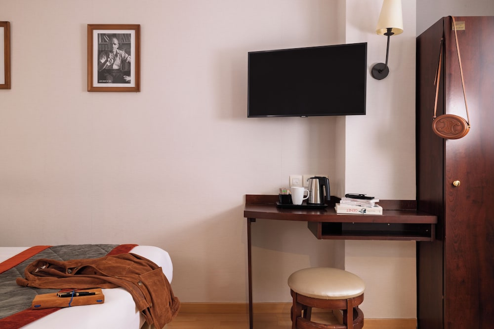 Jack's Hotel 48/54