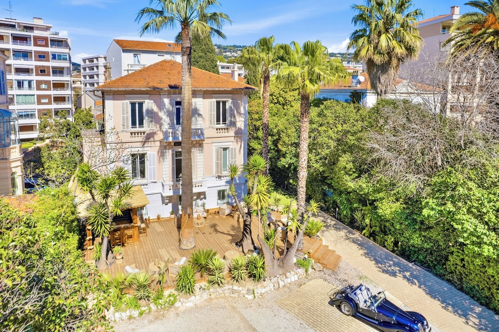 VILLA CLAUDIA(FORMERLY LE VENDOME - VILLA CLAUDIA) 65/77