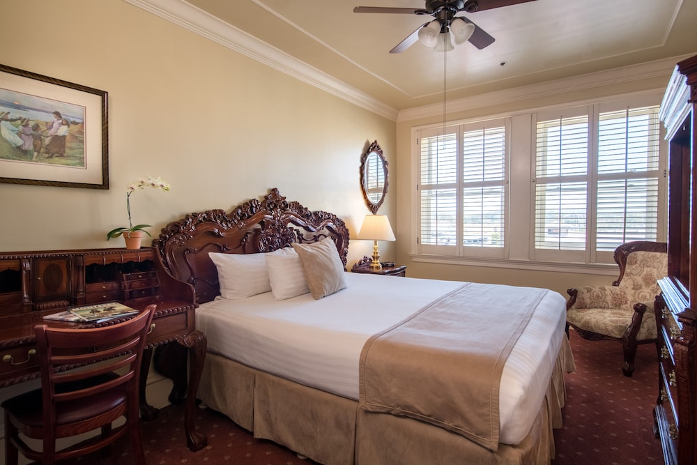 STANDARD, KING BED