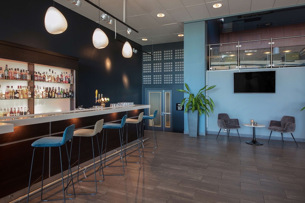 Park Inn By Radisson Oslo Airport Hotel West 65/75