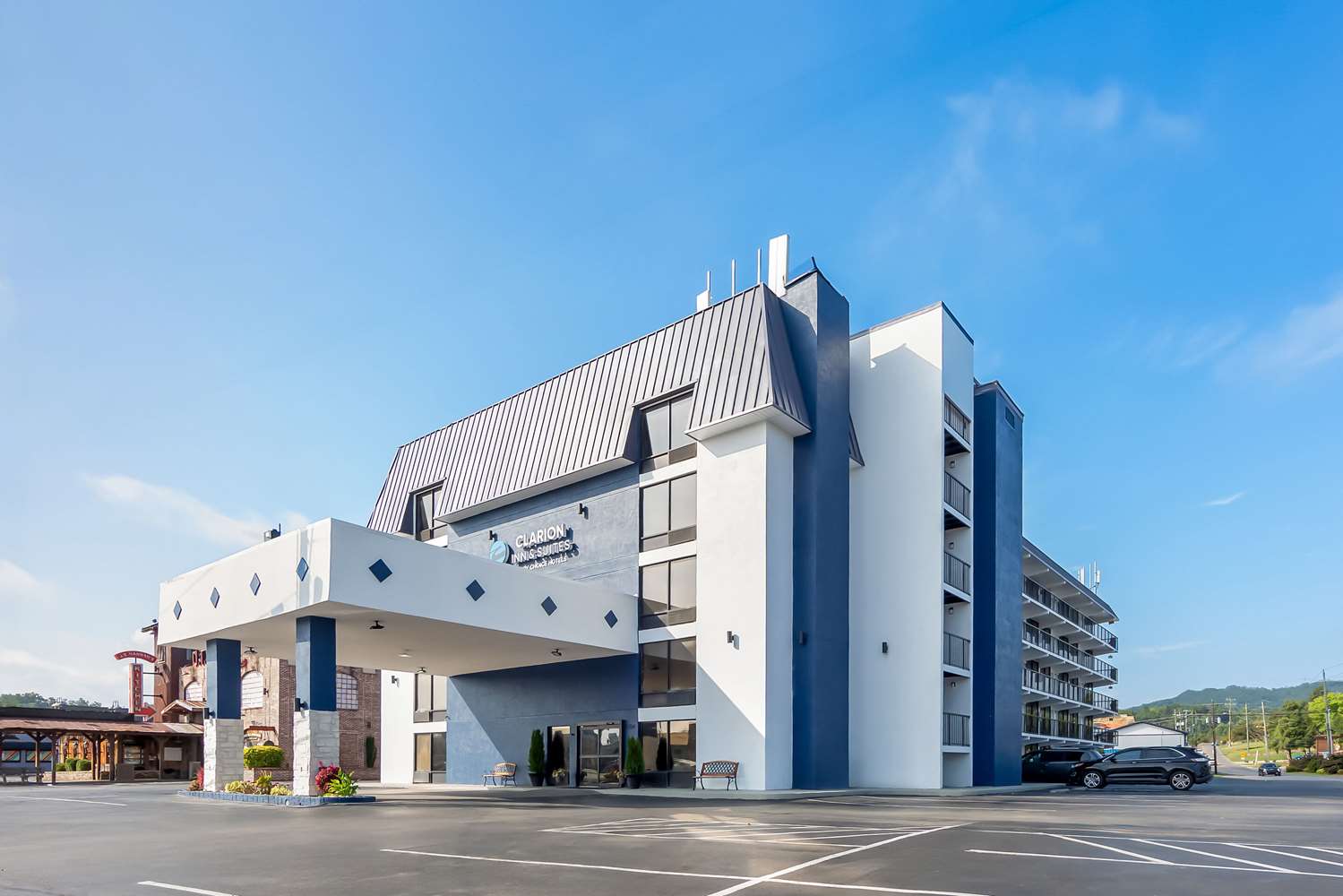 Clarion Inn & Suites near the Leconte Center Pigeon Forge 15/15