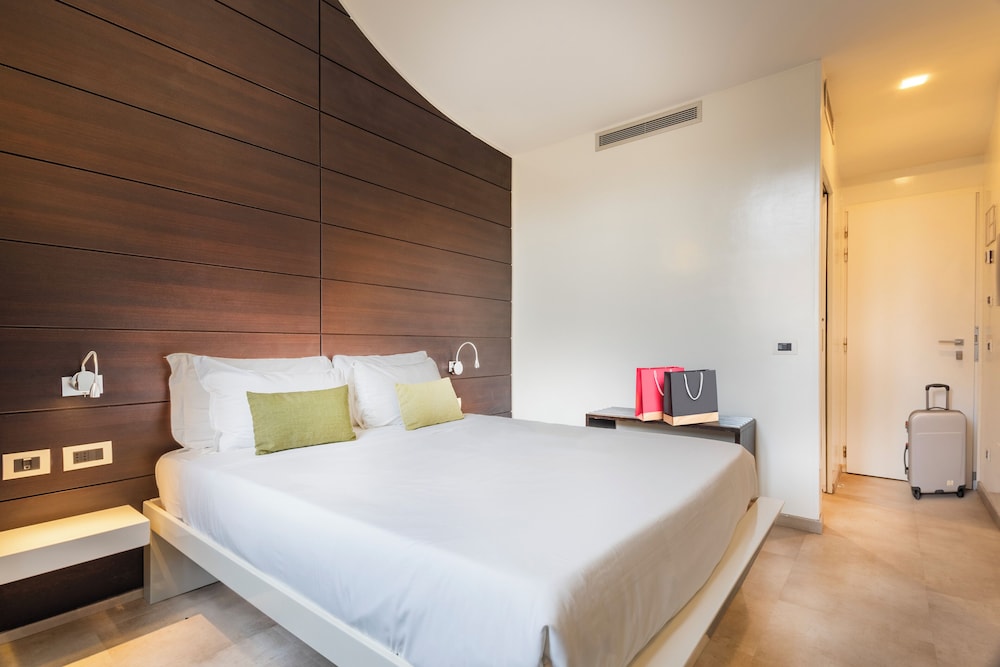 Standard, Double Bed, City View