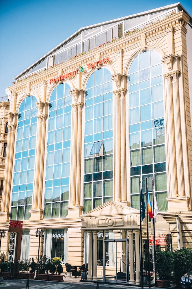 Emerald Suite Hotel in BAKU