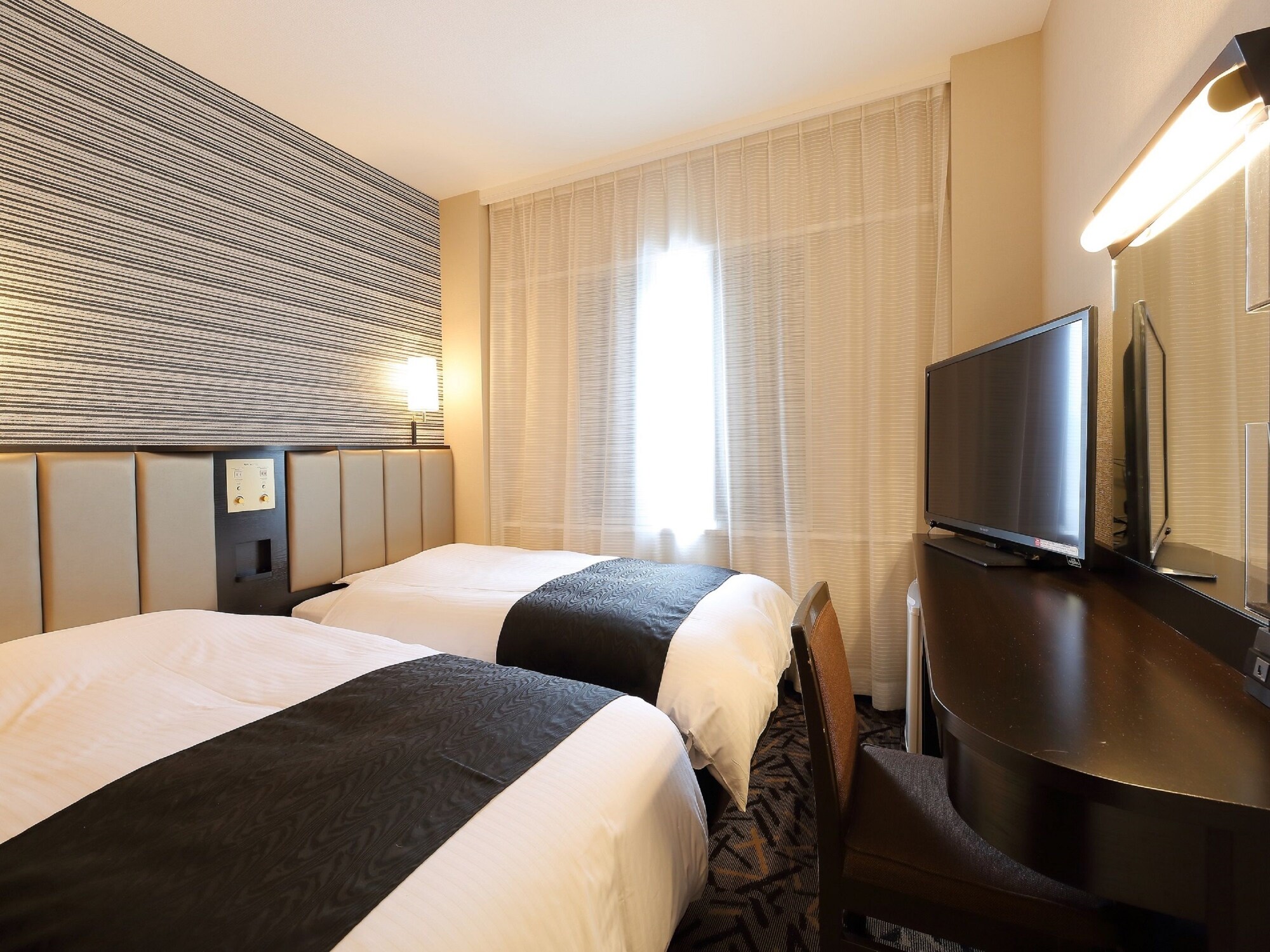 ROOM, TWIN BEDS, SMOKING