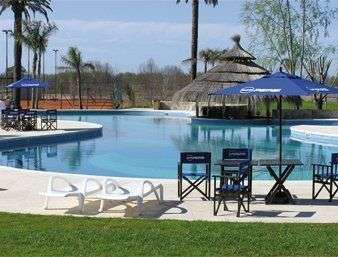 Howard Johnson by Wyndham San Pedro Resort & Marina 8/8